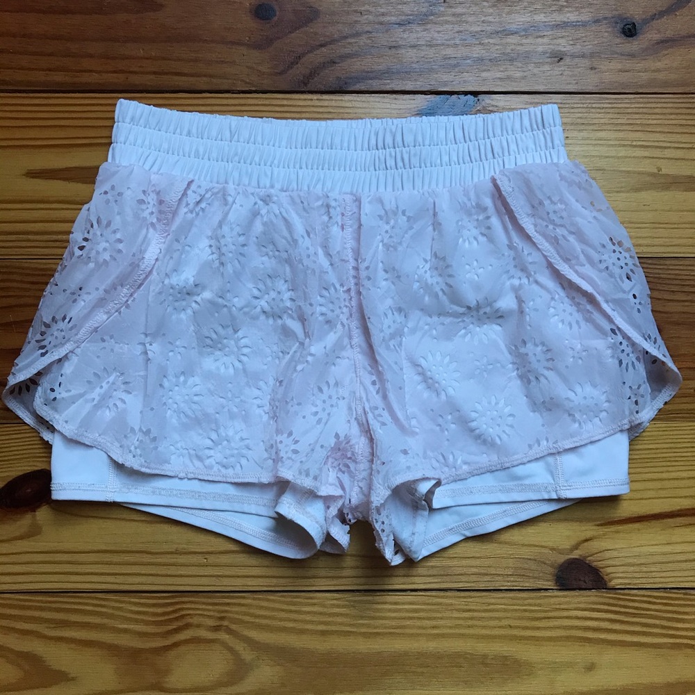 Aerie Pale Pink Cut Out Exercise Shorts, EUC, M - Picture 3 of 13